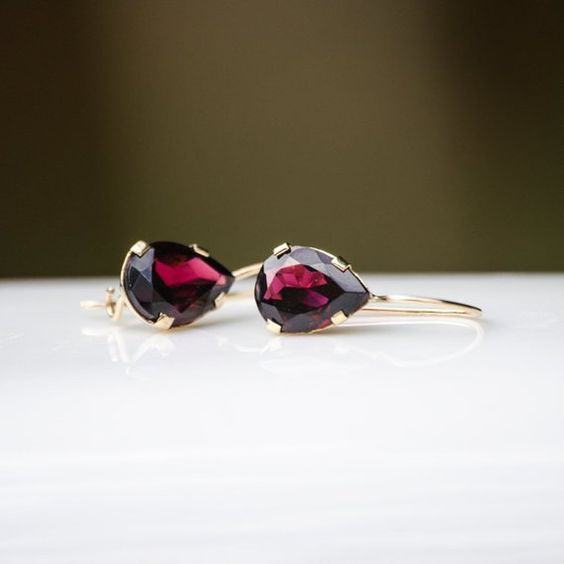 Viên đá quý lựu đỏ tuyệt đẹp - Garnet Rhodolite