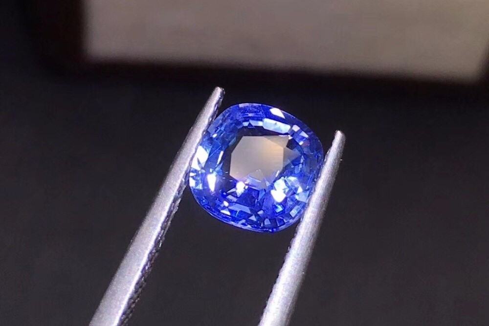 Ứng dụng của đá Sapphire trong phong thủy