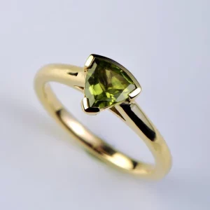 Tahi 446 - Nhẫn Peridot Vàng – Sắc Xanh Tươi Mới Bừng Sáng