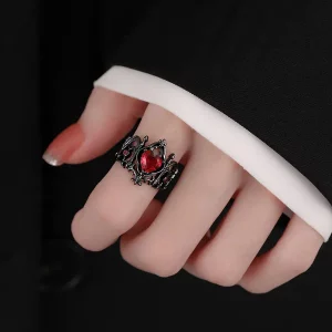 Tahi 500 - Nhẫn Trái Tim Đỏ Gothic