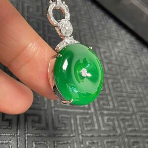 Tahi 314 - Mặt dây chuyền Ngọc Phỉ Thuý viên mãn