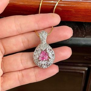 Tahi 316 - Mặt Dây Chuyền Đá Hồng Tam Giác