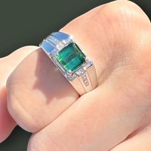 Tahi 560 - Nhẫn nam đá Emerald