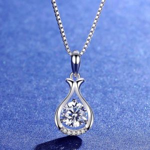 Tahi 322 - Mặt dây chuyền Moissanite
